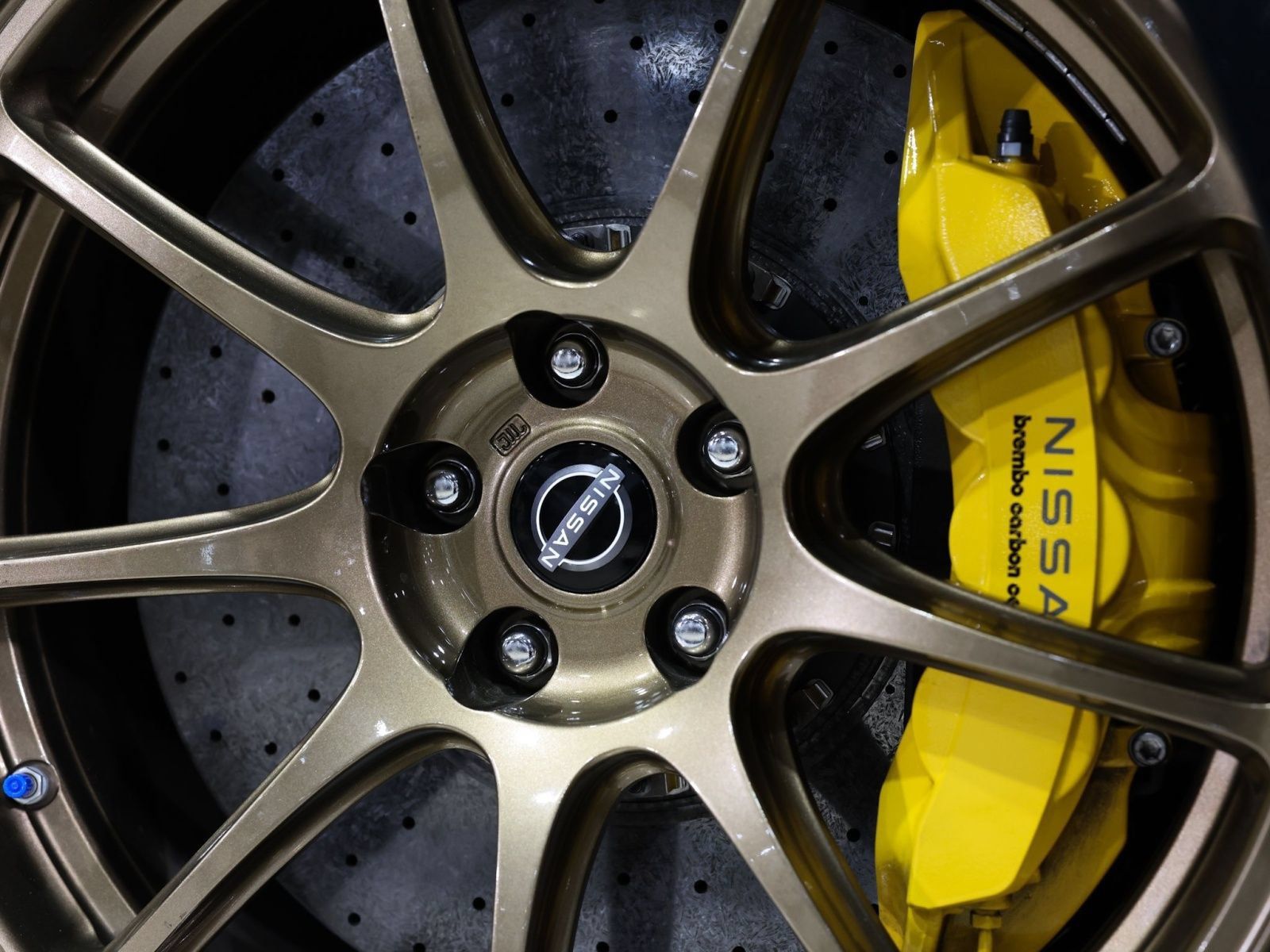 Used 2021 Nissan GT-R Premium AWD/4WD image 9