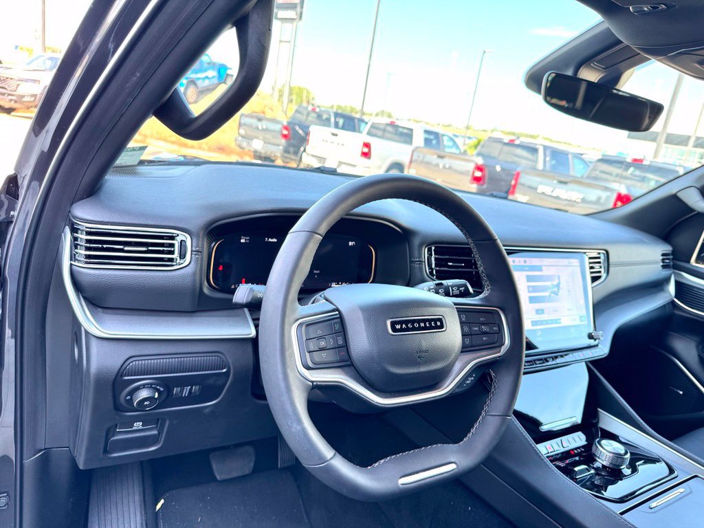 Used 2025 Jeep Wagoneer Series II AWD/4WD image 11