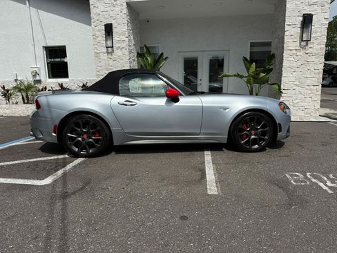 Used 2018 FIAT 124 Spider Abarth w/ Convenience Group RWD image 23