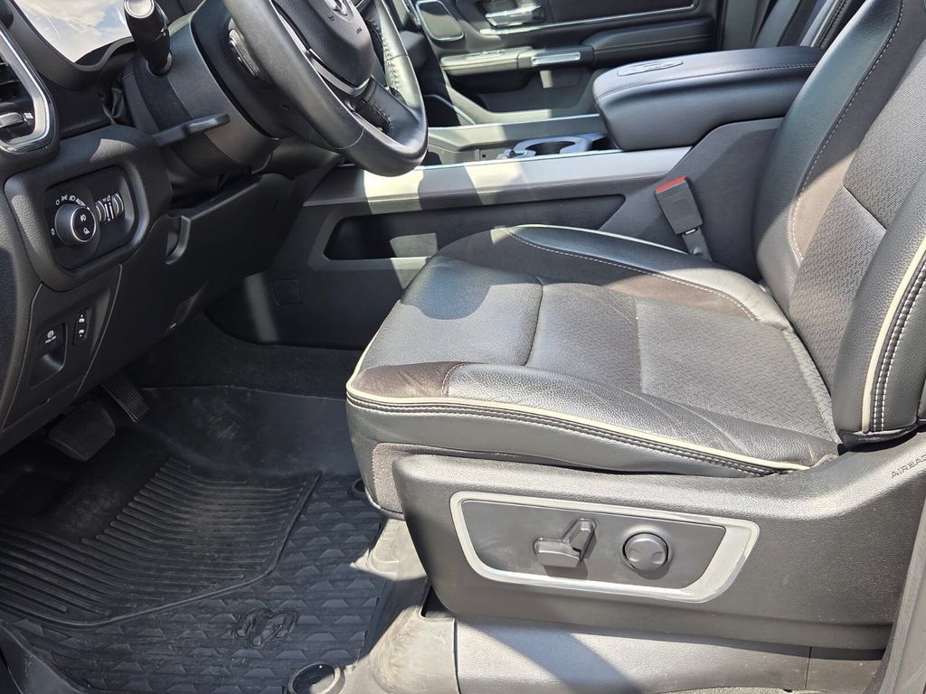 Used 2023 RAM 1500 Laramie AWD/4WD image 4
