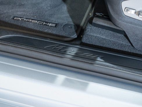 Certified 2026 Porsche Macan AWD/4WD image 12