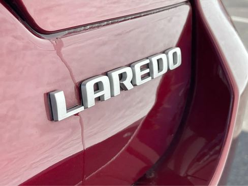 Used 2025 Jeep Grand Cherokee Laredo X w/ Luxury Tech Group I image 10