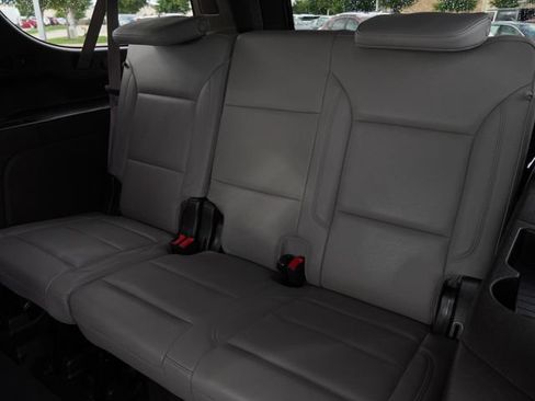 Used 2021 Chevrolet Suburban Z71 w/ Luxury Package AWD/4WD image 14