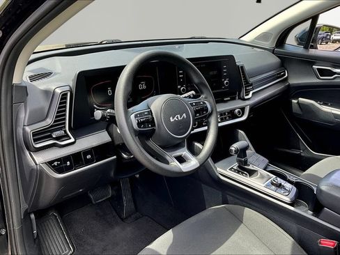 Used 2025 Kia Sportage LX FWD image 17