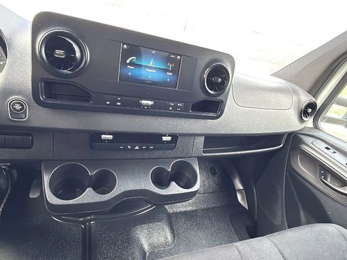 Used 2019 Mercedes-Benz Sprinter 170 image 25
