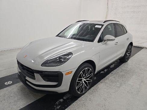 Used 2024 Porsche Macan w/ Premium Plus Package AWD/4WD image 1