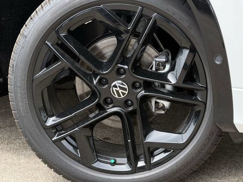 New 2026 Volkswagen Tiguan SE R-Line FWD image 7