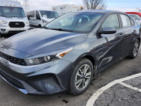 Used 2022 Kia Forte LXS image 11