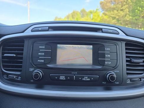 Used 2016 Kia Sorento LX FWD image 29