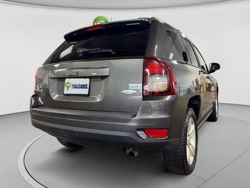 Used 2016 Jeep Compass Latitude AWD/4WD image 10