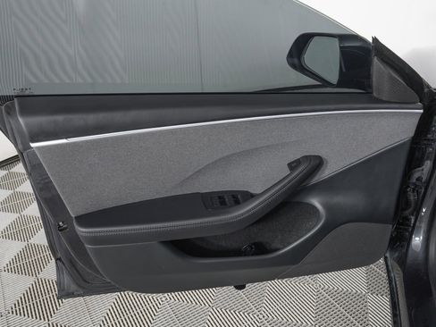 Used 2025 Tesla Model 3 Long Range image 16