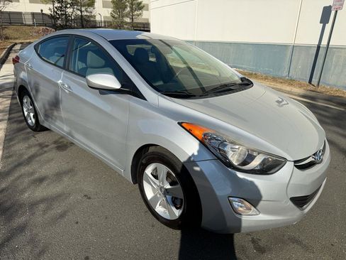 Used 2013 Hyundai Elantra GLS w/ Preferred Pkg image 10