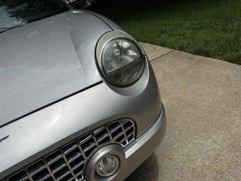 Used 2005 Ford Thunderbird RWD image 29