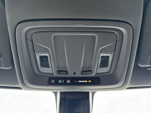 Used 2021 GMC Sierra 2500 4x4 Crew Cab w/ Convenience Package image 11