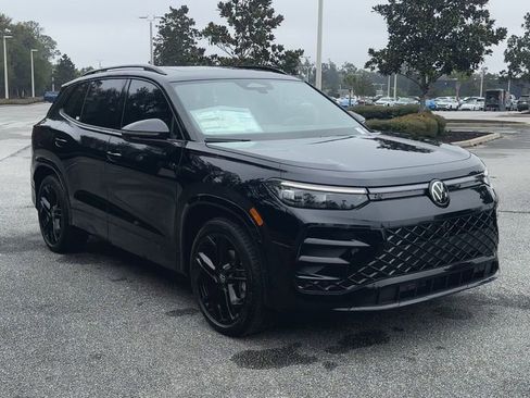 New 2026 Volkswagen Tiguan SE R-Line image 2