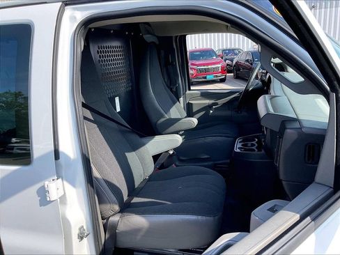 Used 2025 GMC Savana 2500 w/ Driver Convenience Package RWD image 11