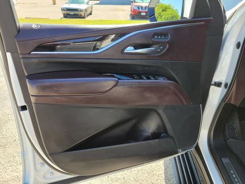 Used 2021 Cadillac Escalade Premium Luxury Platinum AWD/4WD image 21