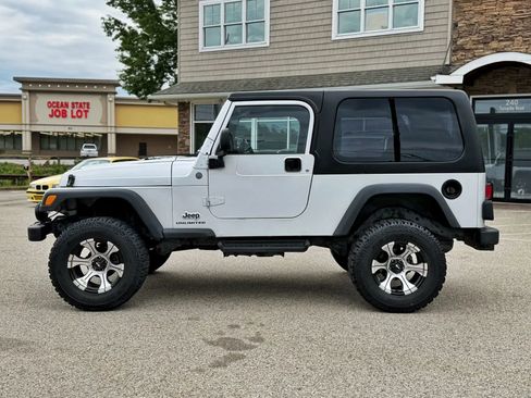 Used 2004 Jeep Wrangler 4WD image 9