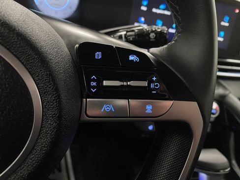 Certified 2025 Hyundai Elantra SEL image 16