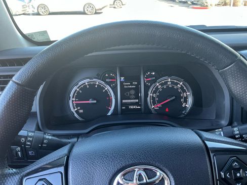 Certified 2024 Toyota 4Runner TRD Off-Road Premium image 8