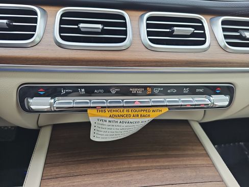 Certified 2026 Mercedes-Benz GLS 450 4MATIC image 24