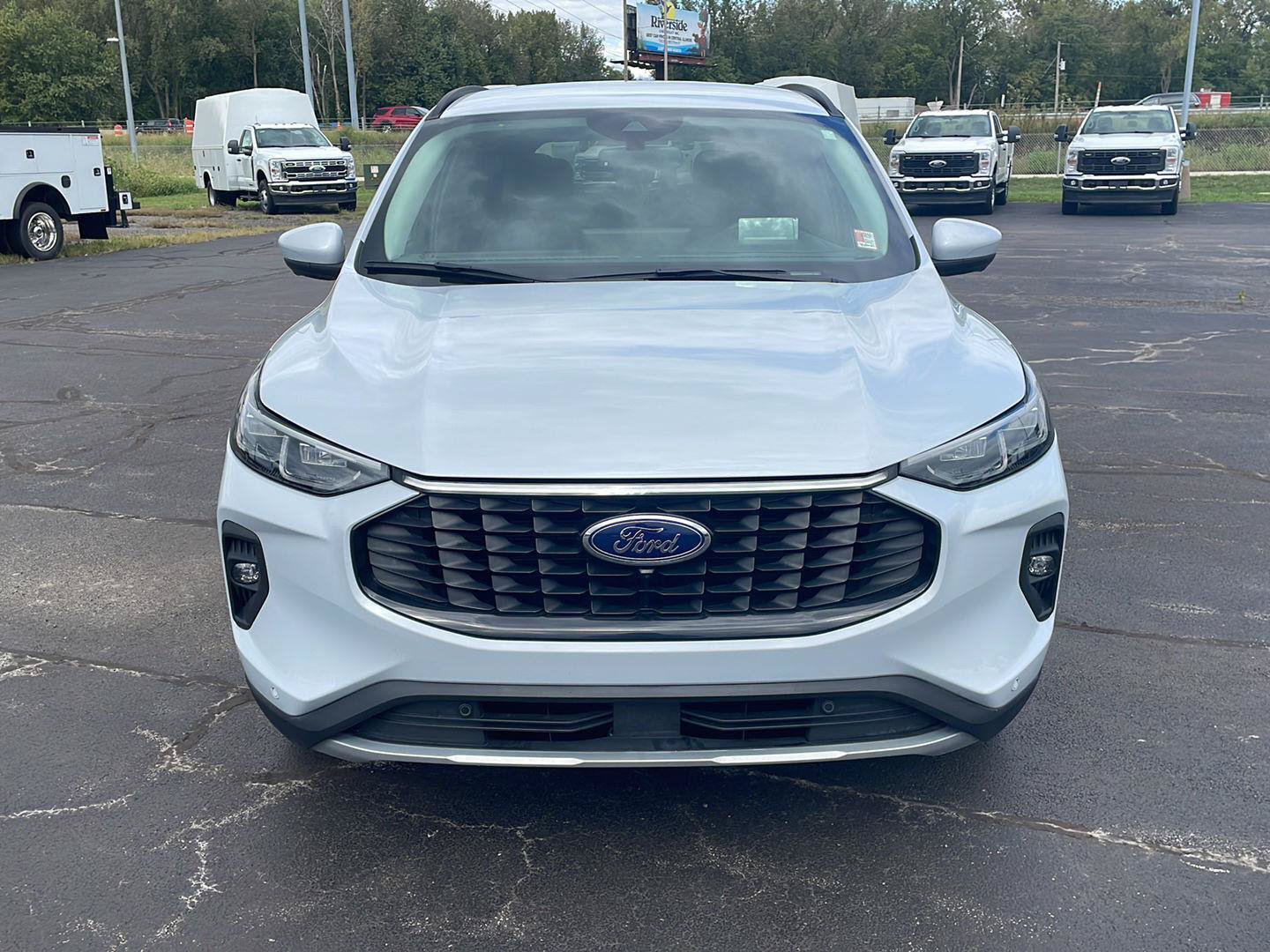 Used 2026 Ford Escape SE w/ PHEV Premium Package FWD image 8