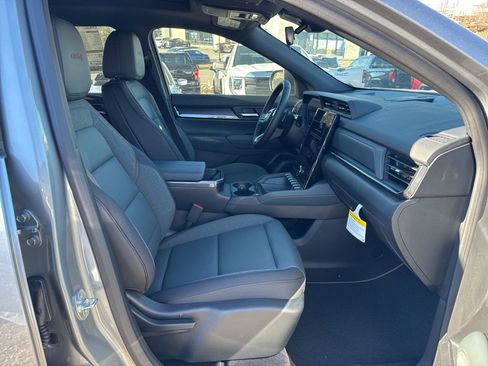 New 2026 GMC Terrain AT4 w/ LPO, Black Badging Package image 21