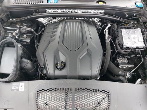 Certified 2026 Porsche Macan AWD/4WD image 33