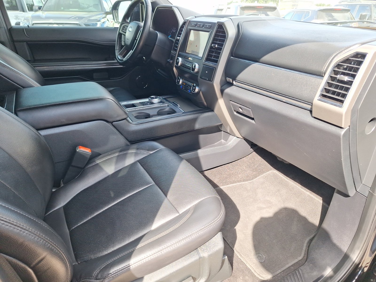 Used 2020 Ford Expedition Max XLT w/ Equipment Group 202A RWD image 32
