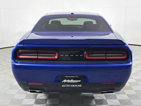 Used 2019 Dodge Challenger SXT w/ Driver Convenience Group image 6