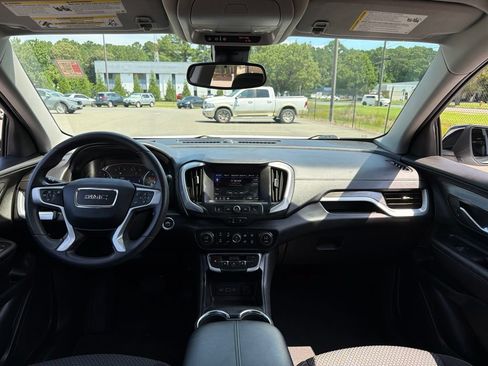 Used 2023 GMC Terrain SLE w/ Driver Convenience Package FWD image 12