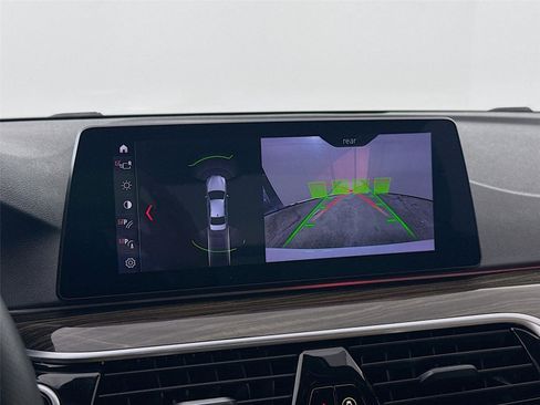 Used 2019 BMW 530i 530i w/ M Sport Package image 13