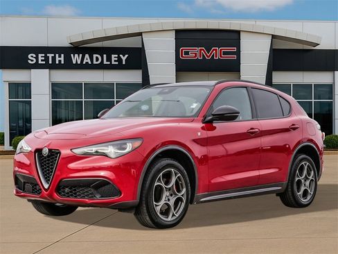 Used 2024 Alfa Romeo Stelvio Ti image 3