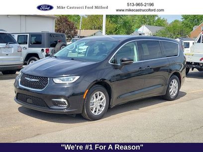 Used 2023 Chrysler Pacifica Touring-L