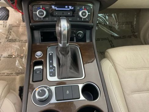 Used 2016 Volkswagen Touareg VR6 AWD/4WD image 19