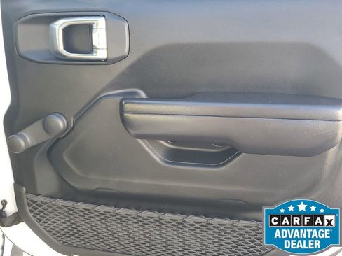 Used 2021 Jeep Gladiator Sport image 45