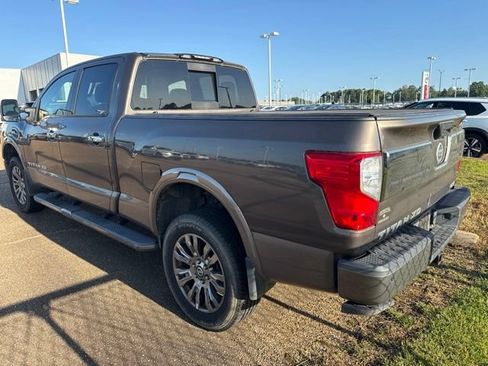 Used 2018 Nissan Titan Platinum Reserve w/ Platinum Utility Package AWD/4WD image 4