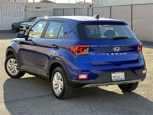 Used 2022 Hyundai Venue SE w/ Cargo Package image 6