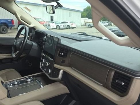 Used 2022 Ford Expedition Max Limited AWD/4WD image 32