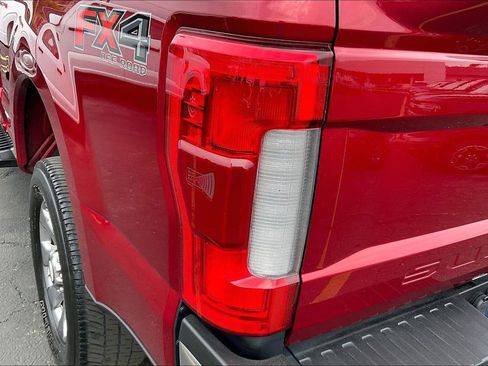 Used 2019 Ford F250 Lariat w/ Lariat Ultimate Package AWD/4WD image 29