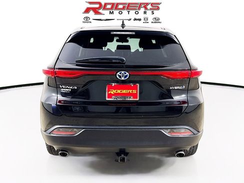 Certified 2022 Toyota Venza LE AWD/4WD image 12