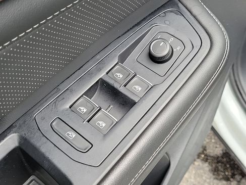 Used 2024 Volkswagen Atlas SE w/ Black Wheel Package FWD image 20