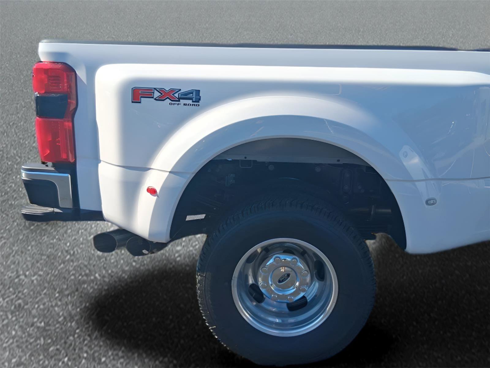 New 2026 Ford F350 Lariat w/ Lariat Ultimate Package AWD/4WD image 8