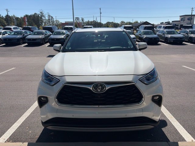 Used 2020 Toyota Highlander Platinum AWD/4WD image 2