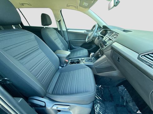 Used 2022 Volkswagen Tiguan S image 31