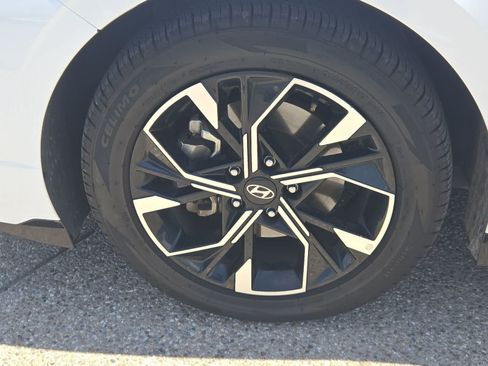 Used 2025 Hyundai Sonata SEL FWD image 13
