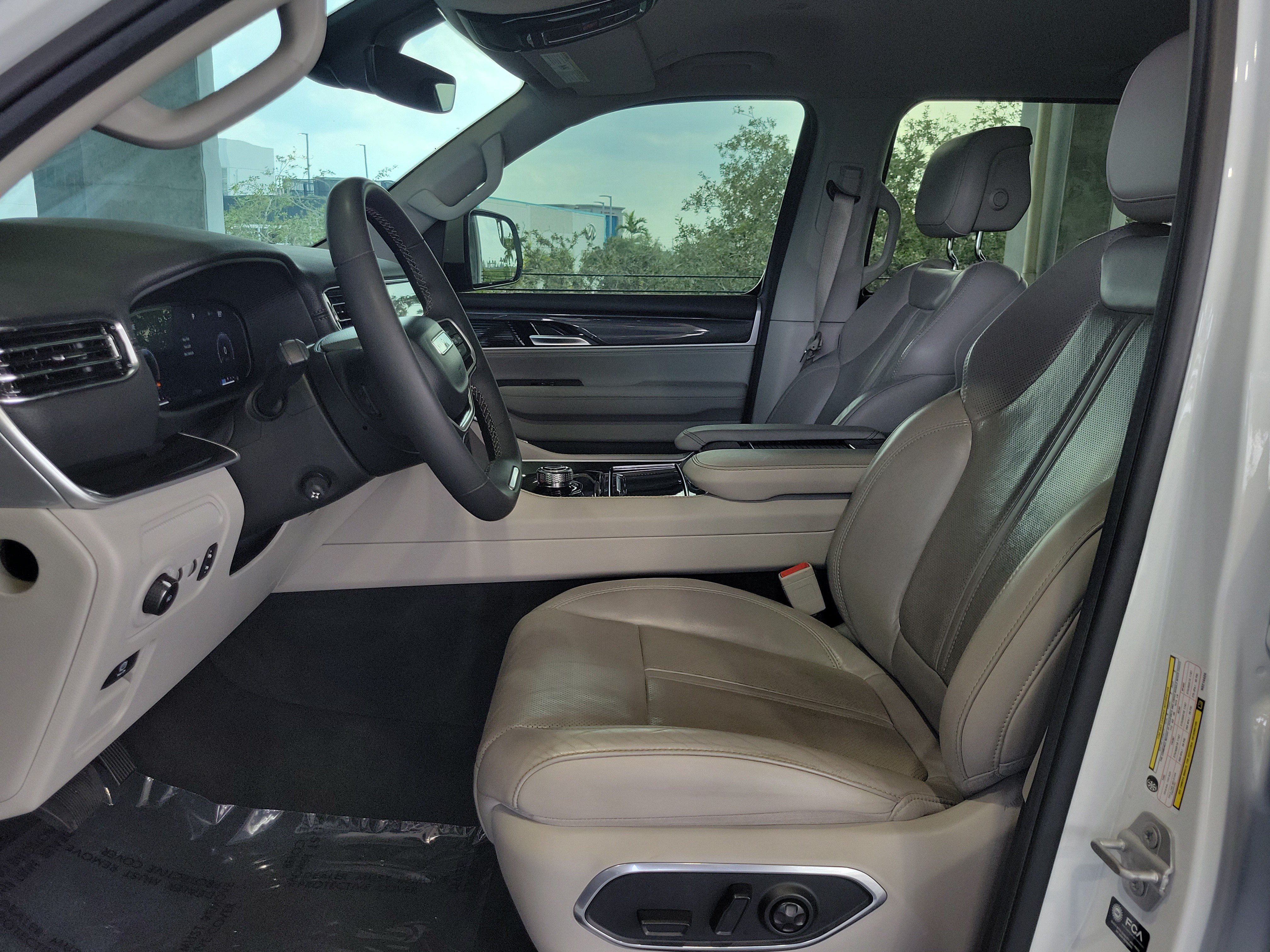 Certified 2022 Jeep Wagoneer Series I RWD image 18