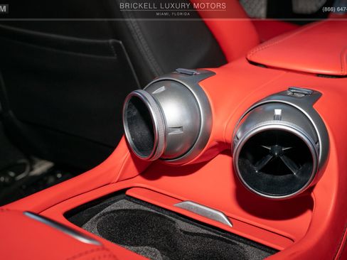 Used 2018 Ferrari GTC4Lusso T RWD image 18