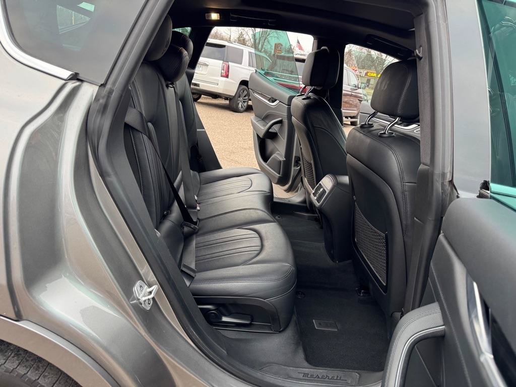 Used 2019 Maserati Levante AWD/4WD image 28