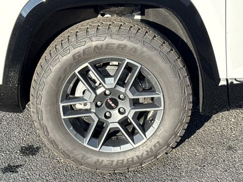 New 2026 GMC Terrain AT4 w/ LPO, Black Badging Package image 15